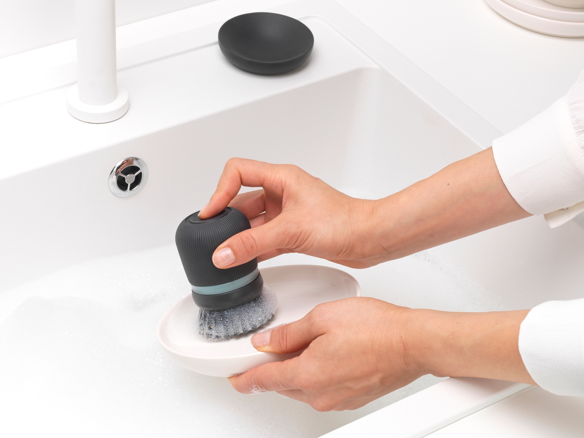 brabantia Spülmittelspendende Geschirrbürste SINKSIDE Dark Grey