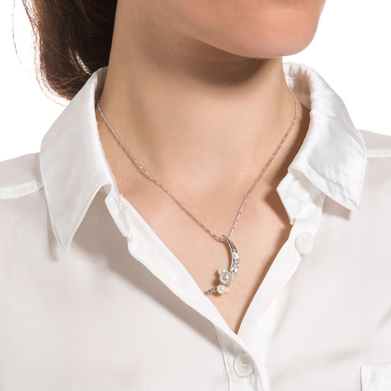 Pendentif Lune en Perles, orné de cristaux de Swarovski Blanc et Plaqué Rhodium