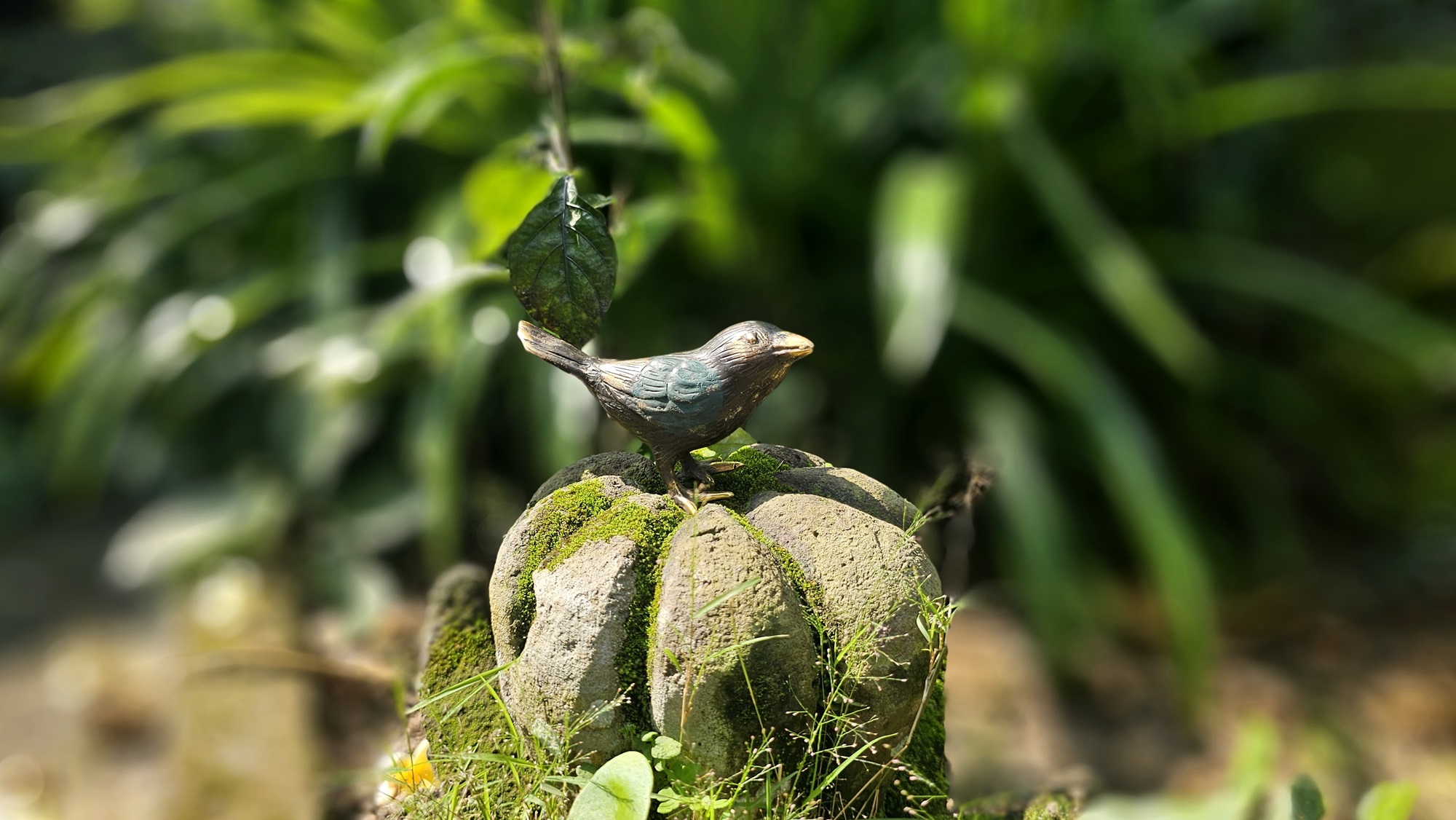 Figur 'Vogel' aus Messing, B 10 cm, T 5 cm, H 6 cm von fischer's lagerhaus