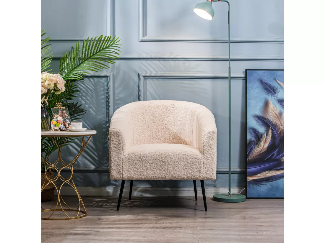 Fauteuil de salon en métal et bouclettes blanches