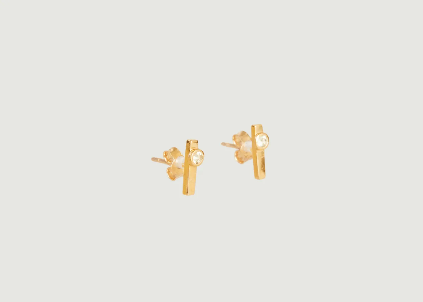 Boucles d'oreilles puces avec saphir Barre II Gamme Blanche