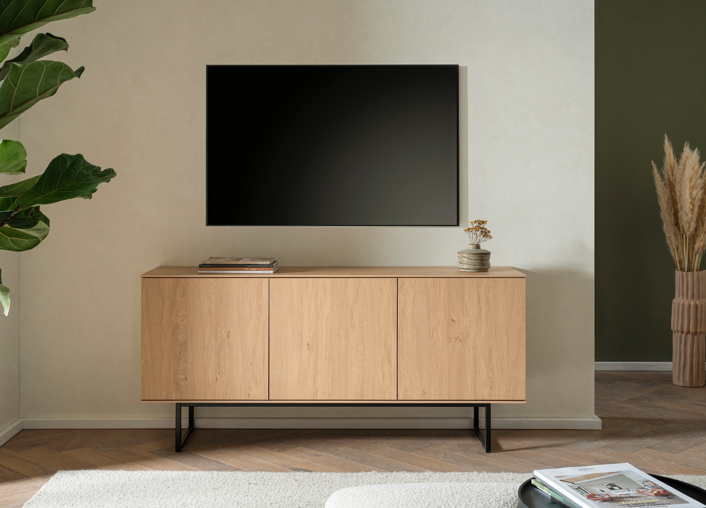 Home affaire Lowboard »Lund, moderner TV-Unterschrank, Kommode mit Kufengestell« ausreichend Stauraum, vielseitig einsetzbar, 150 cm breit