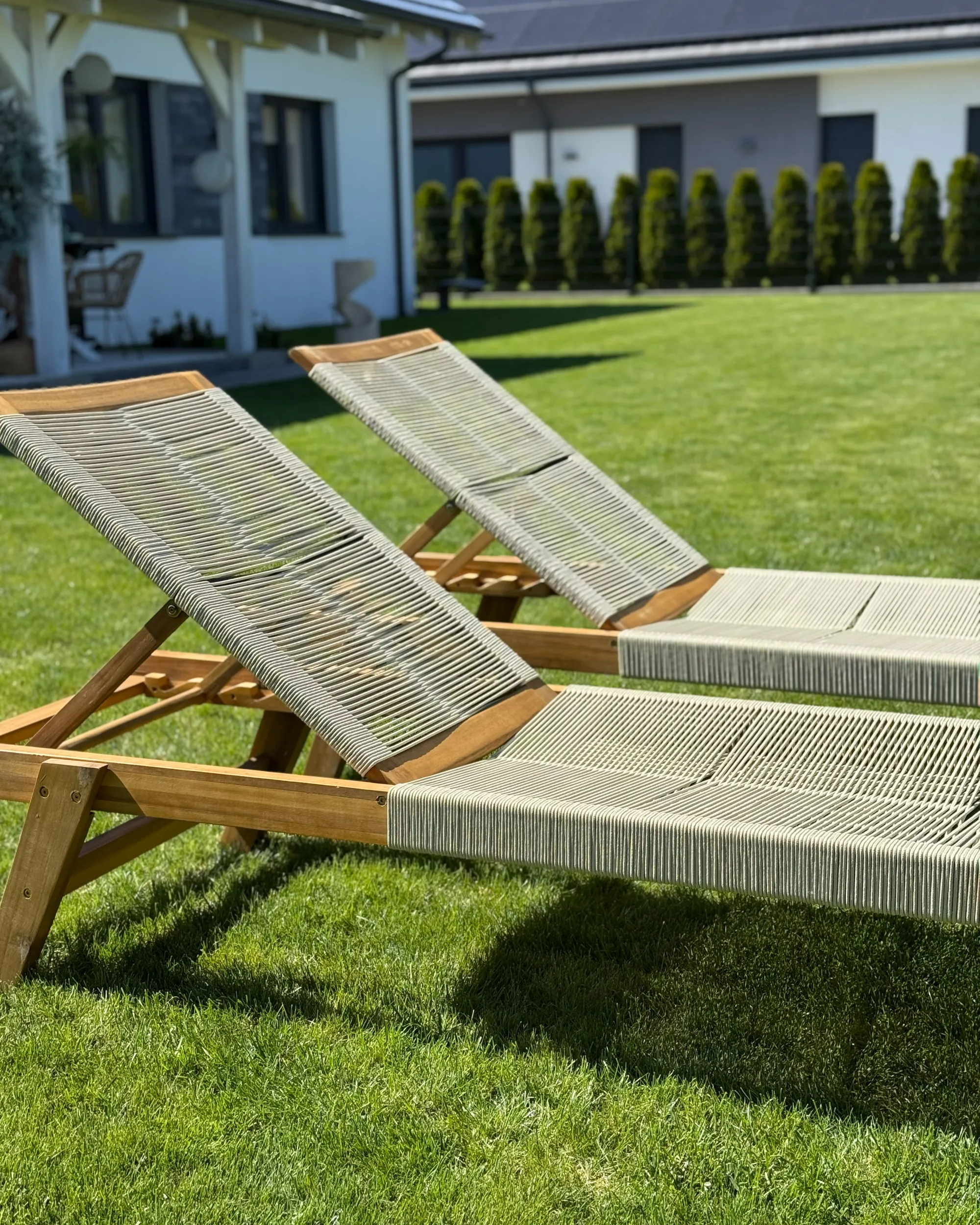 Ligstoel PROSSEDI achteroververstelbaar Acaciahout Beige