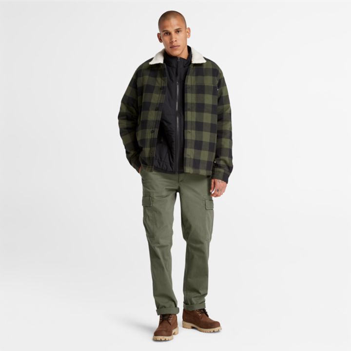 Calças cargo Core para homem na cor verde.