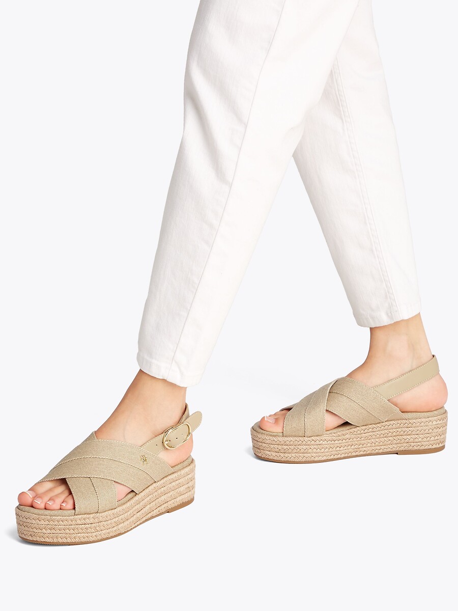 TOMMY HILFIGER<br>Sandálias de plataforma
