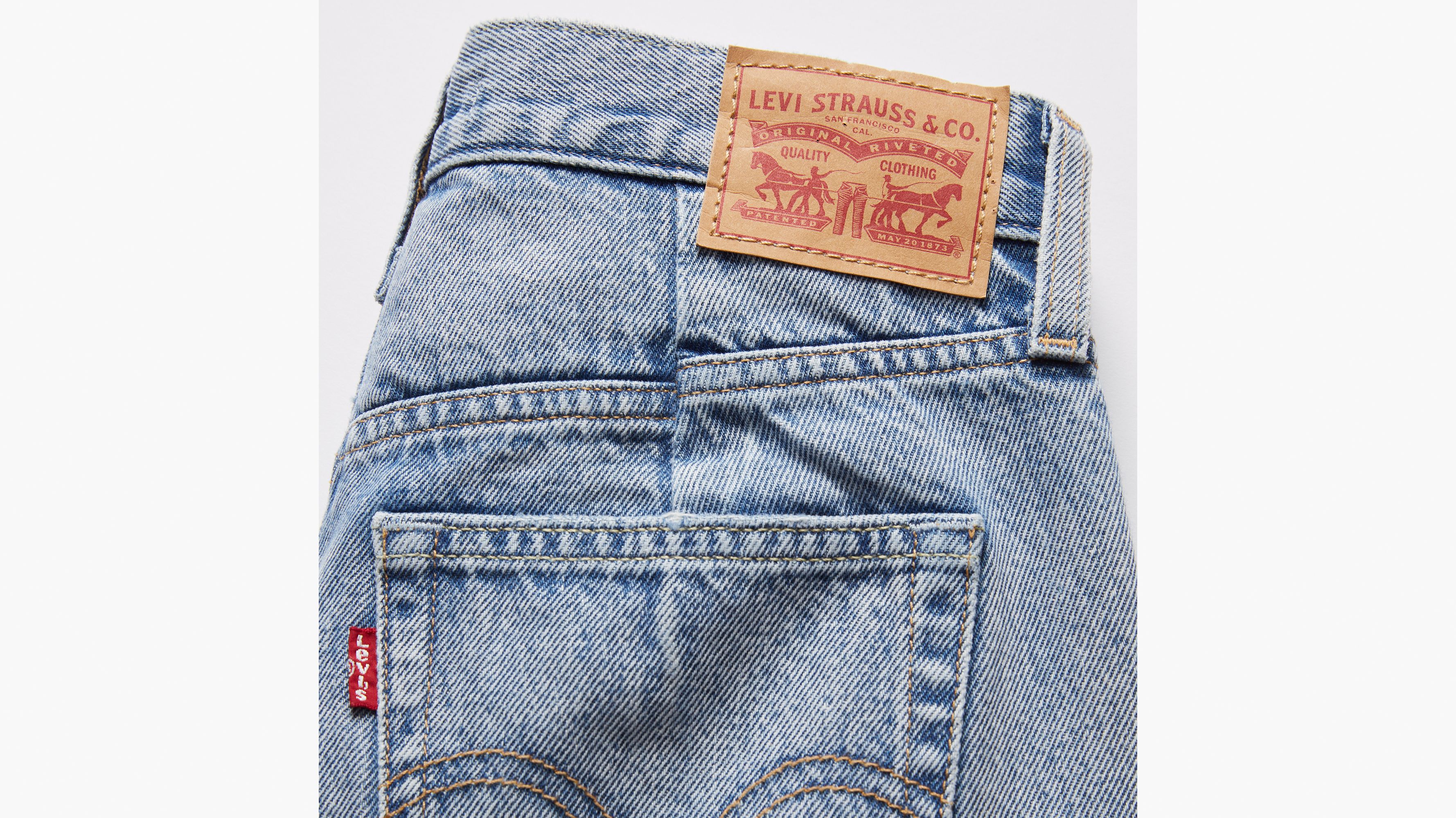 Jean Mom effiloché taille haute - Bashfully Blue - Bleu