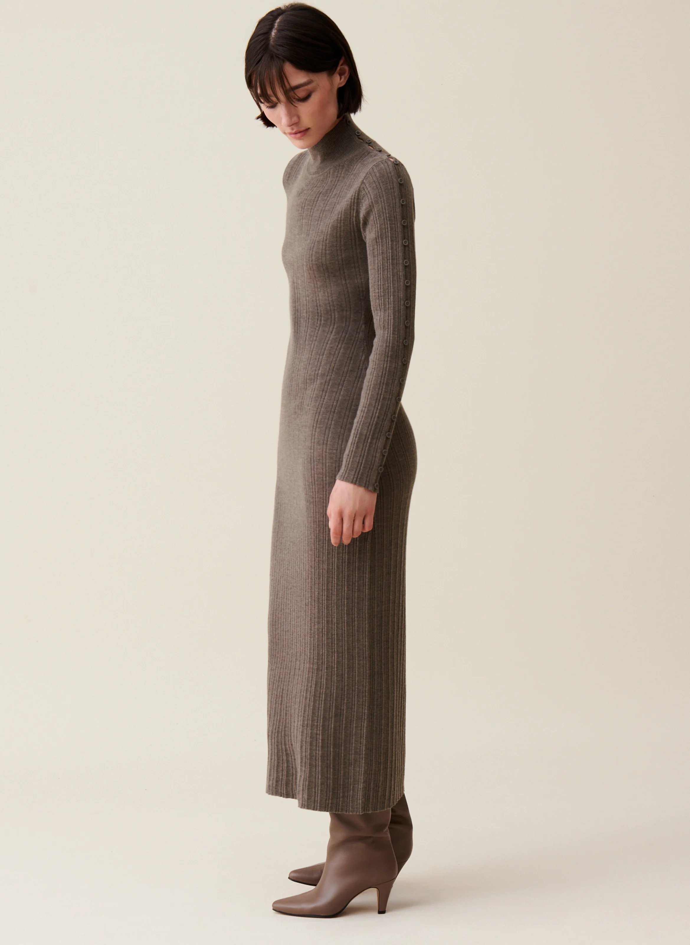 Robe maille col montant en laine| Marron