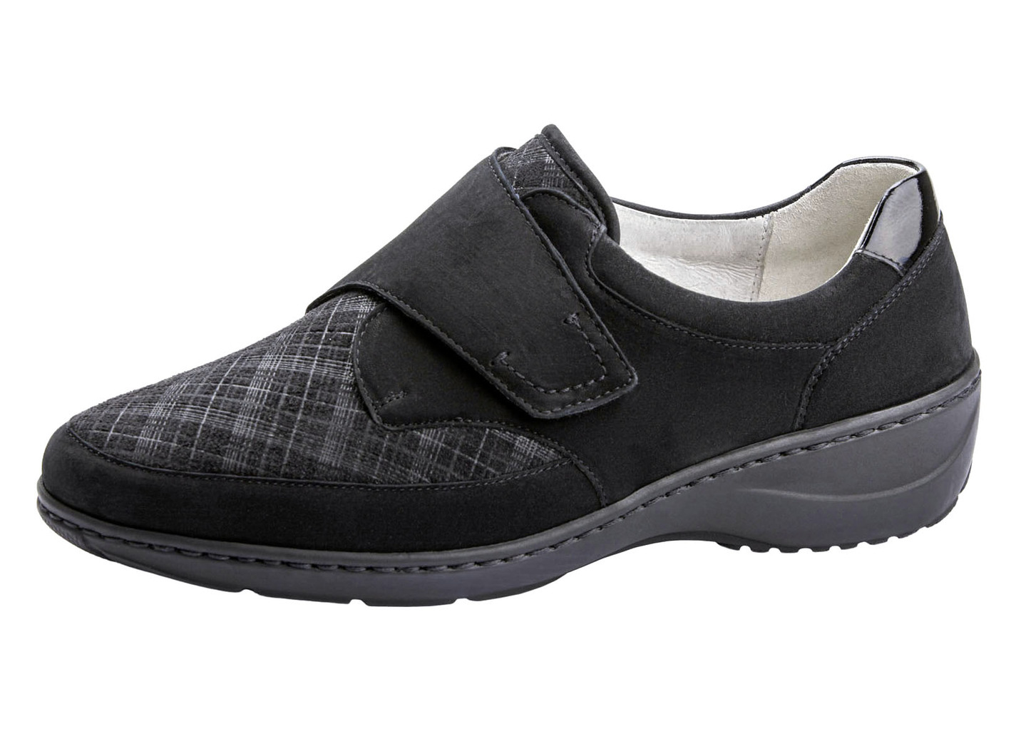 Waldläufer Slipper mit Stretchmaterial im Ballenbereich