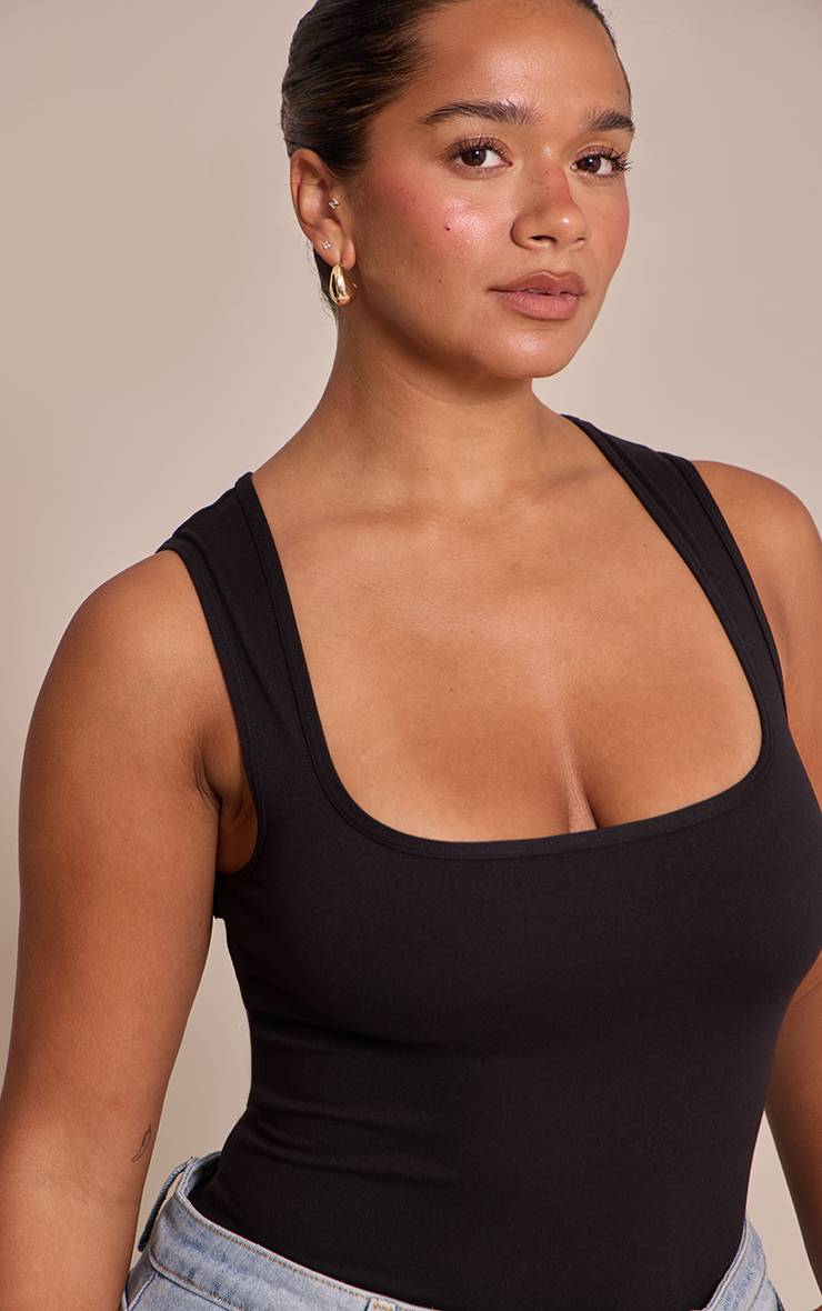 Noir Body Sculptant Col Carré Shape