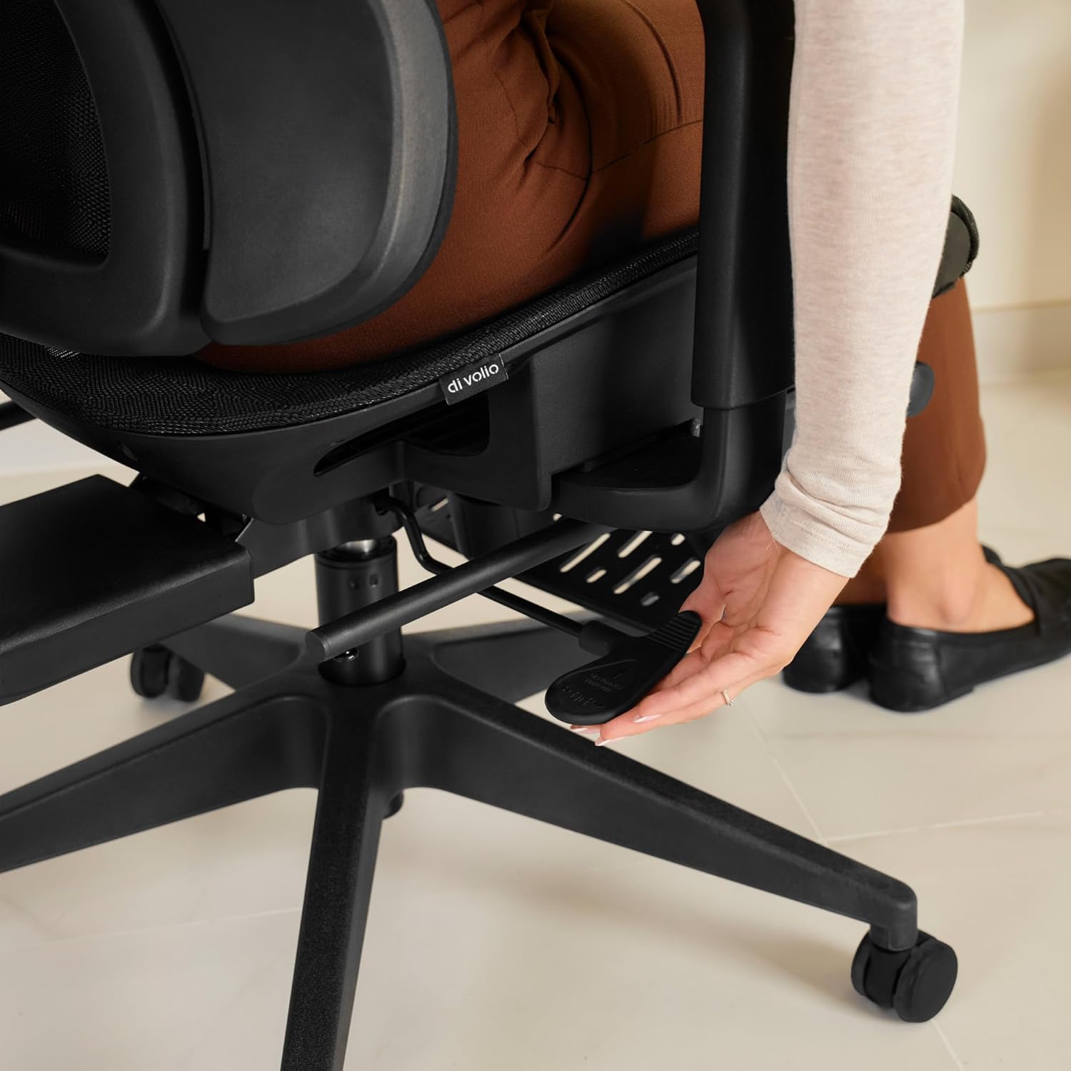 di volio Bürostuhl Romalo – ergonomischer Schreibtischstuhl mit Kopfstütze & Fußstütze, atmungsaktives Mesh, schwarz