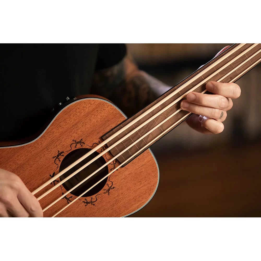 Ortega LIZZY-BSFL-GB Lizard Series Short Scale Uke Bass Natural fretloze E/A bas ukelele met gigbag