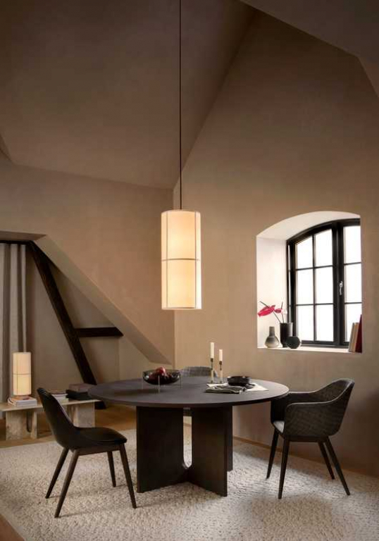 Audo Copenhagen Androgyne eettafel Ø150 donker eiken