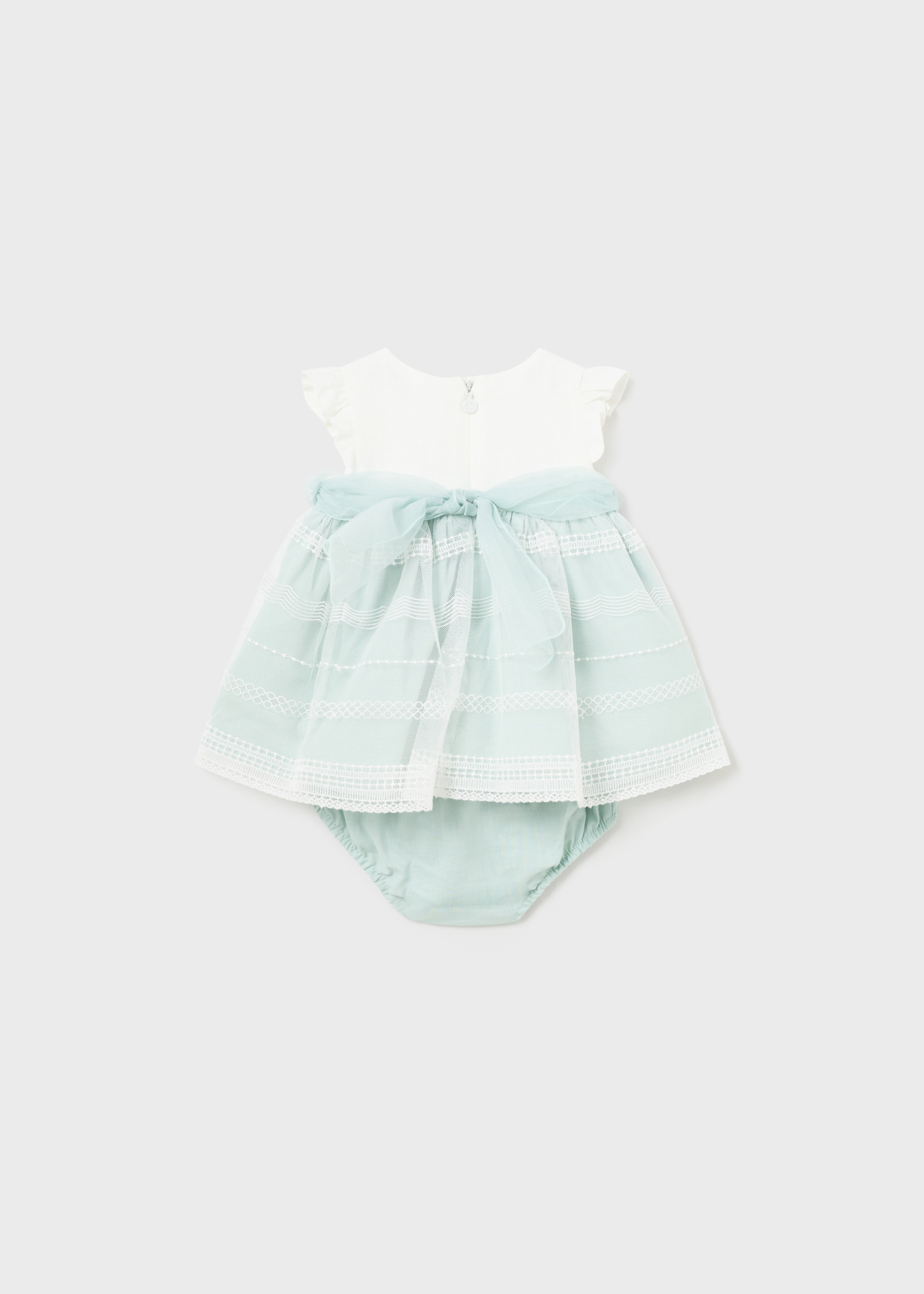 Vestido nude para recém-nascido com capa de fralda combinando