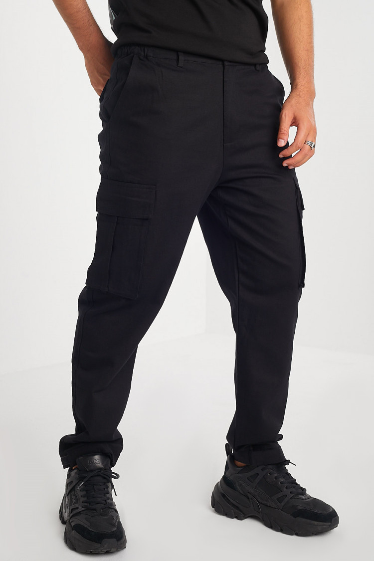 Pantalon noir en toile à poches cargos
