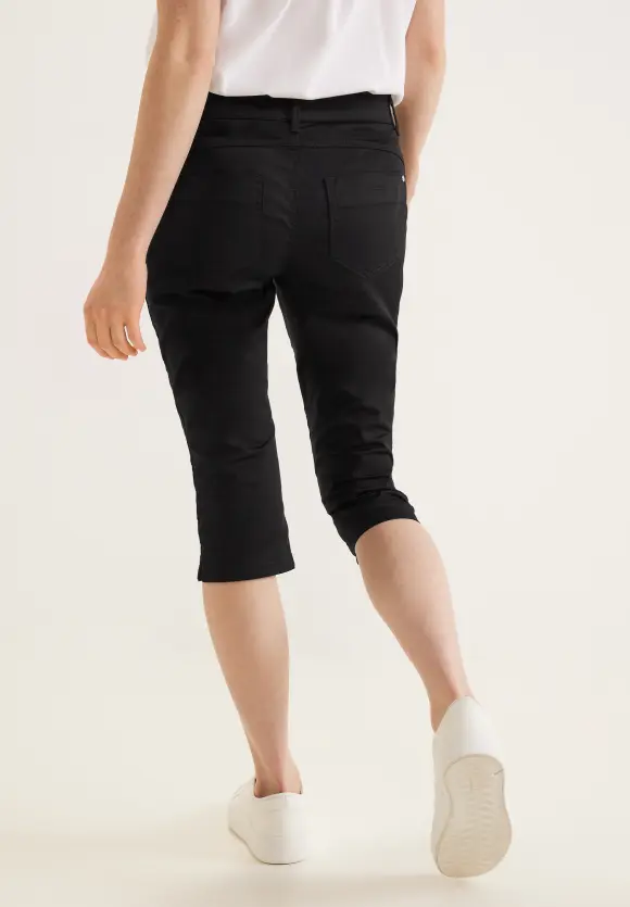 Casual Fit Caprihose - Black