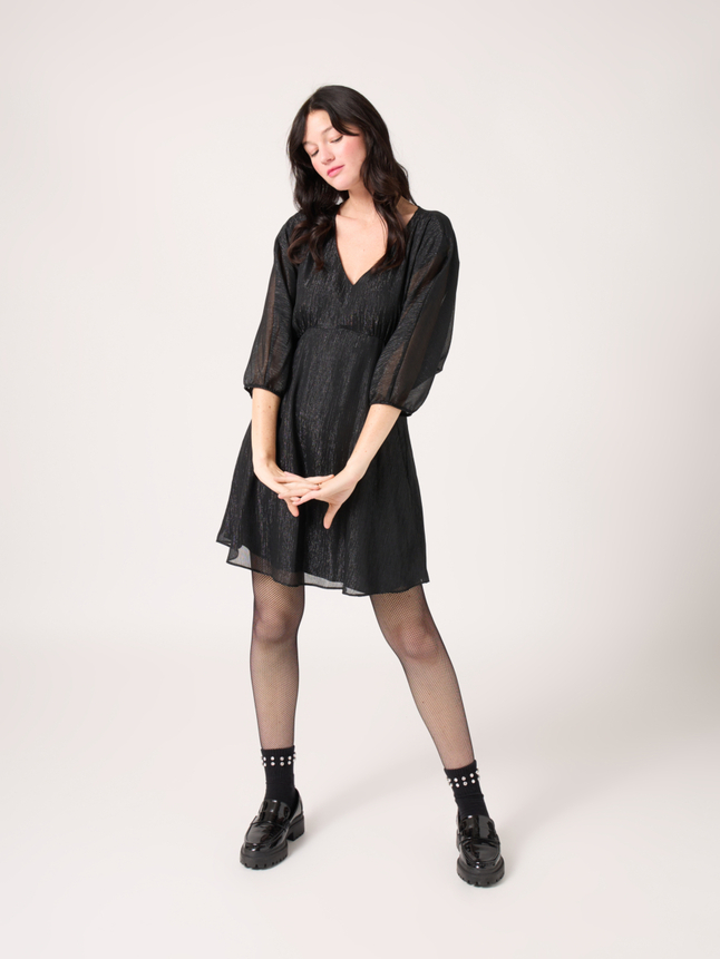 Robe courte à manches longues