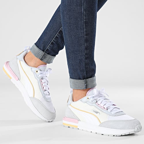 Baskets Femme Puma R22 383462 White Warm White Silver