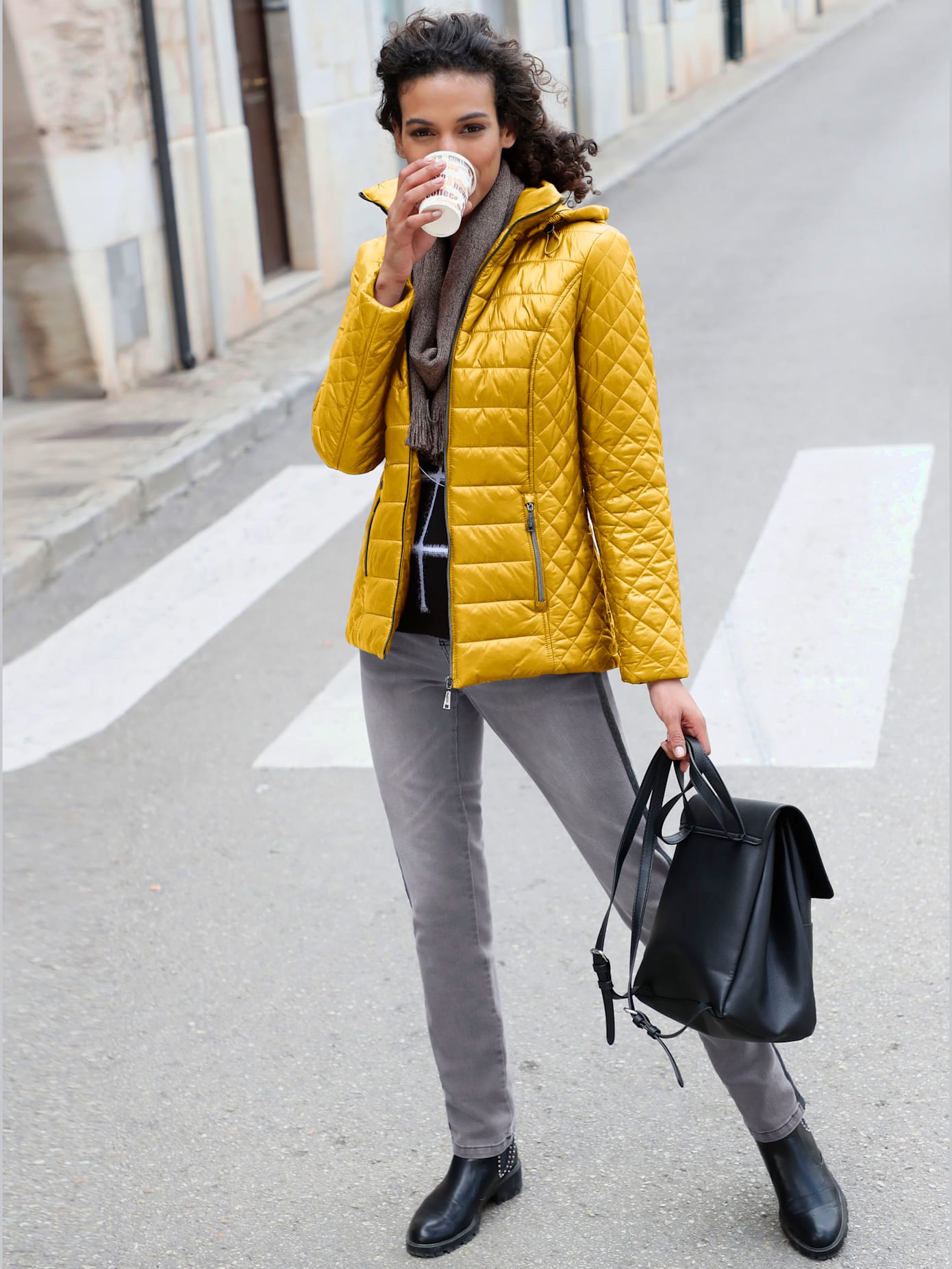 Veste chaude rembourrée piquée motifs losanges col montant avec capuche