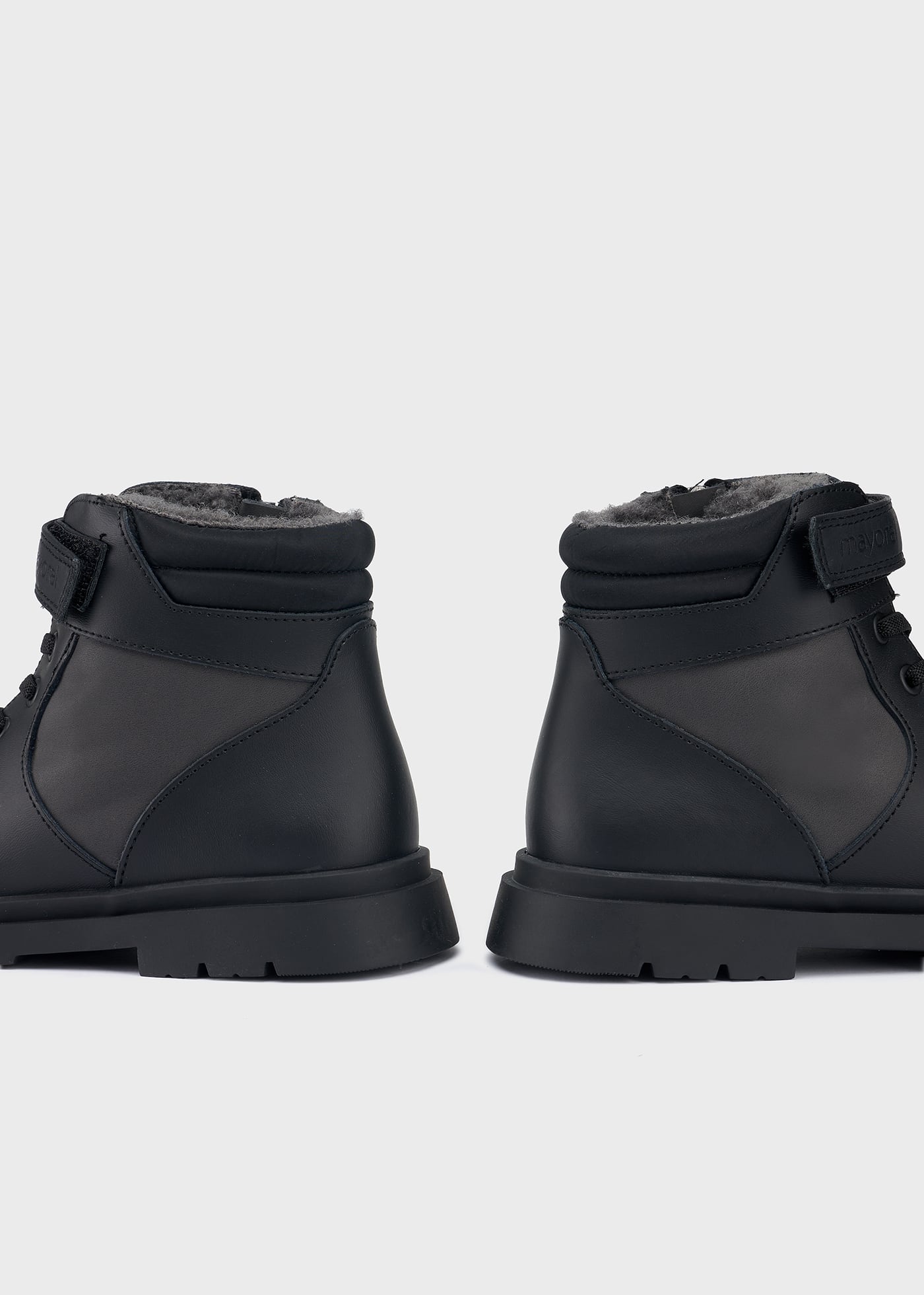 Botas de montanha de couro sustentável para meninos