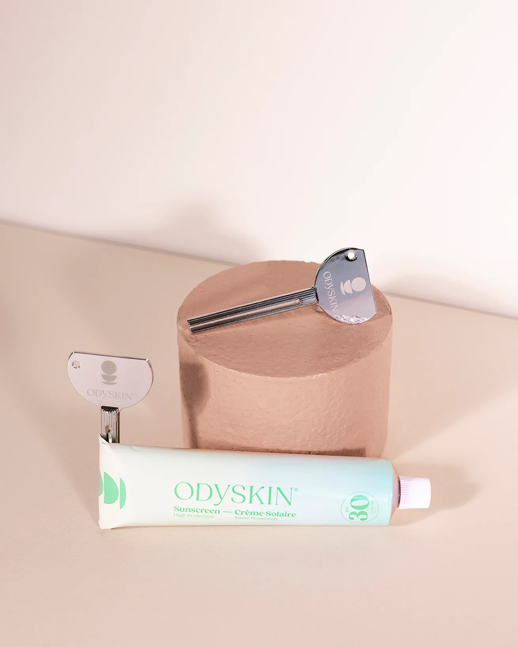 ODYSKIN  Tubenschlüssel, Odyskin Sonnenkosmetik (Cosmos Organic, Vegan)