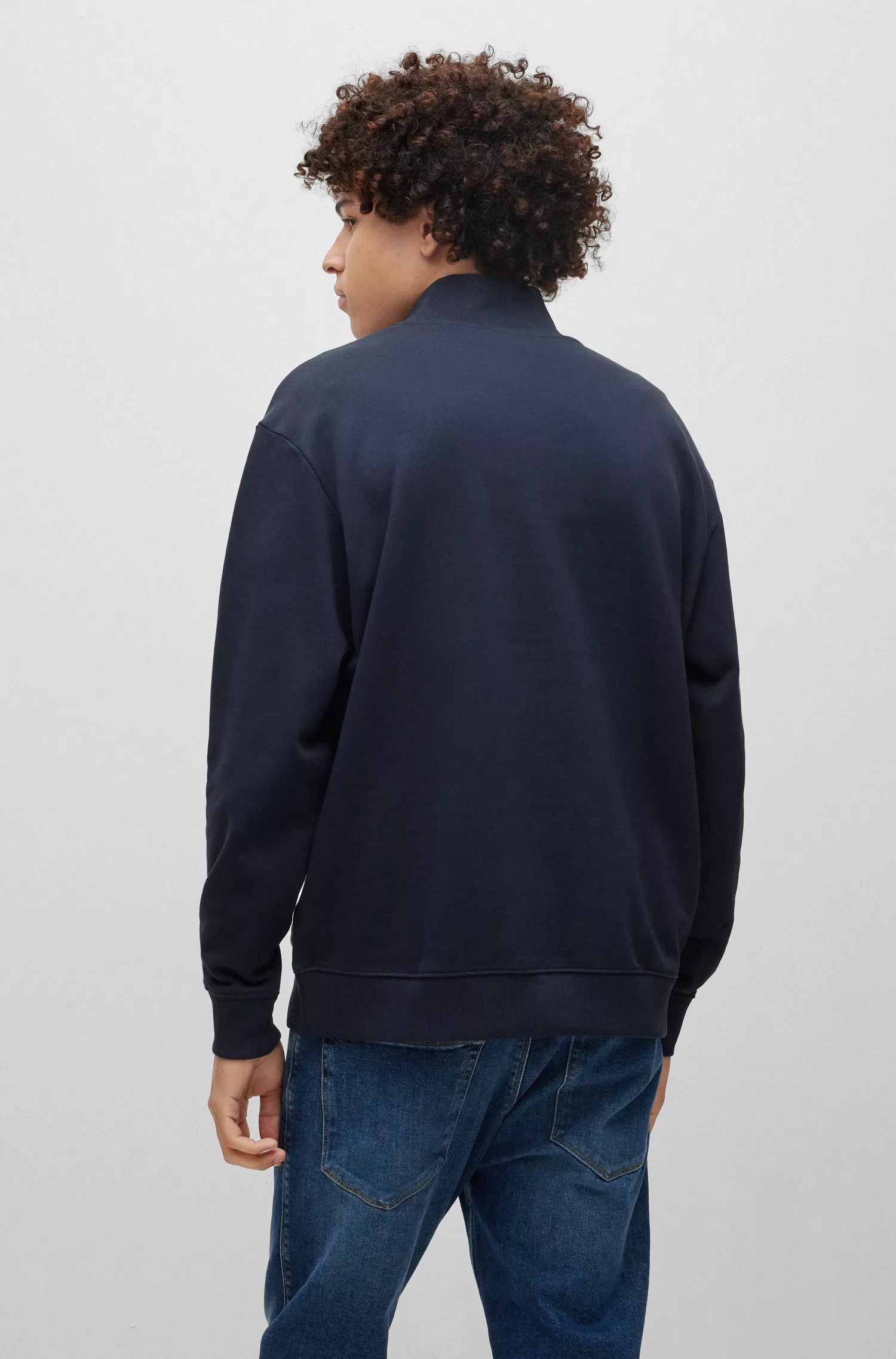 Moletom HUGO vermelho com gola zip-neck e modelagem relaxada em algodão felpudo francês.