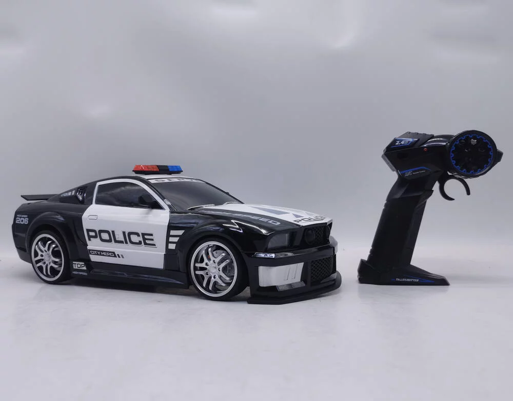 VOITURE DE POLICE RADIOCOMMANDEE 1:12