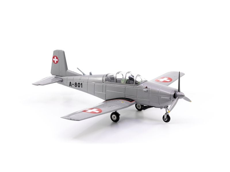 ACE Pilatus P-3 A-801 inkl. Chromständer 1:72 Flugzeugmodell mit Display-Ständer