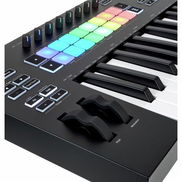 Novation Launchkey 25 MK3