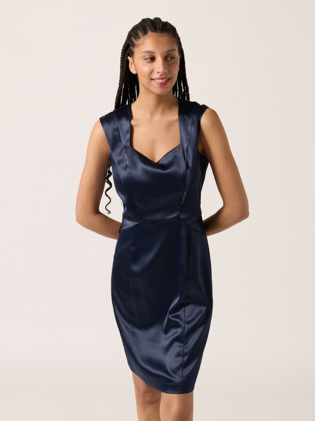 Robe courte en fourreau