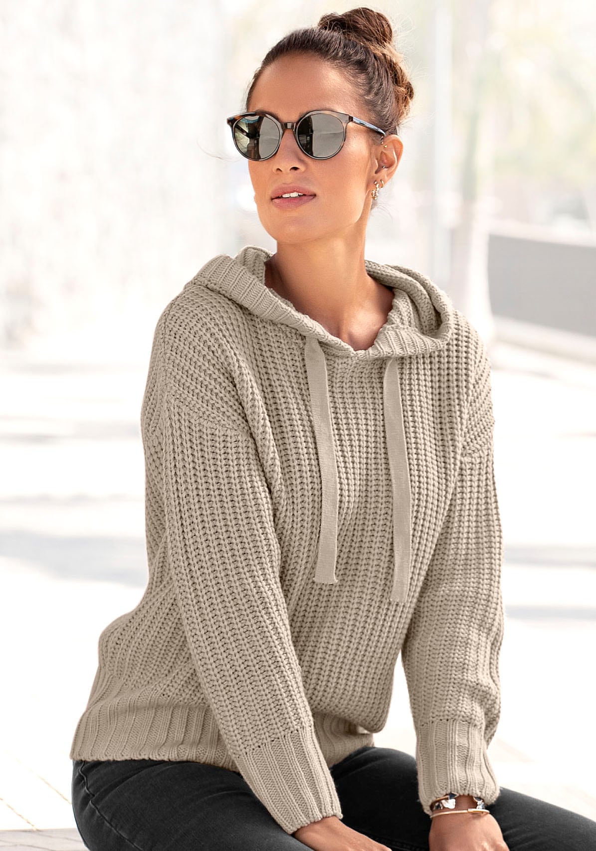 LASCANA Kapuzenpullover , aus weichem Grobstrick, weicher Strickpullover mit Kapuze