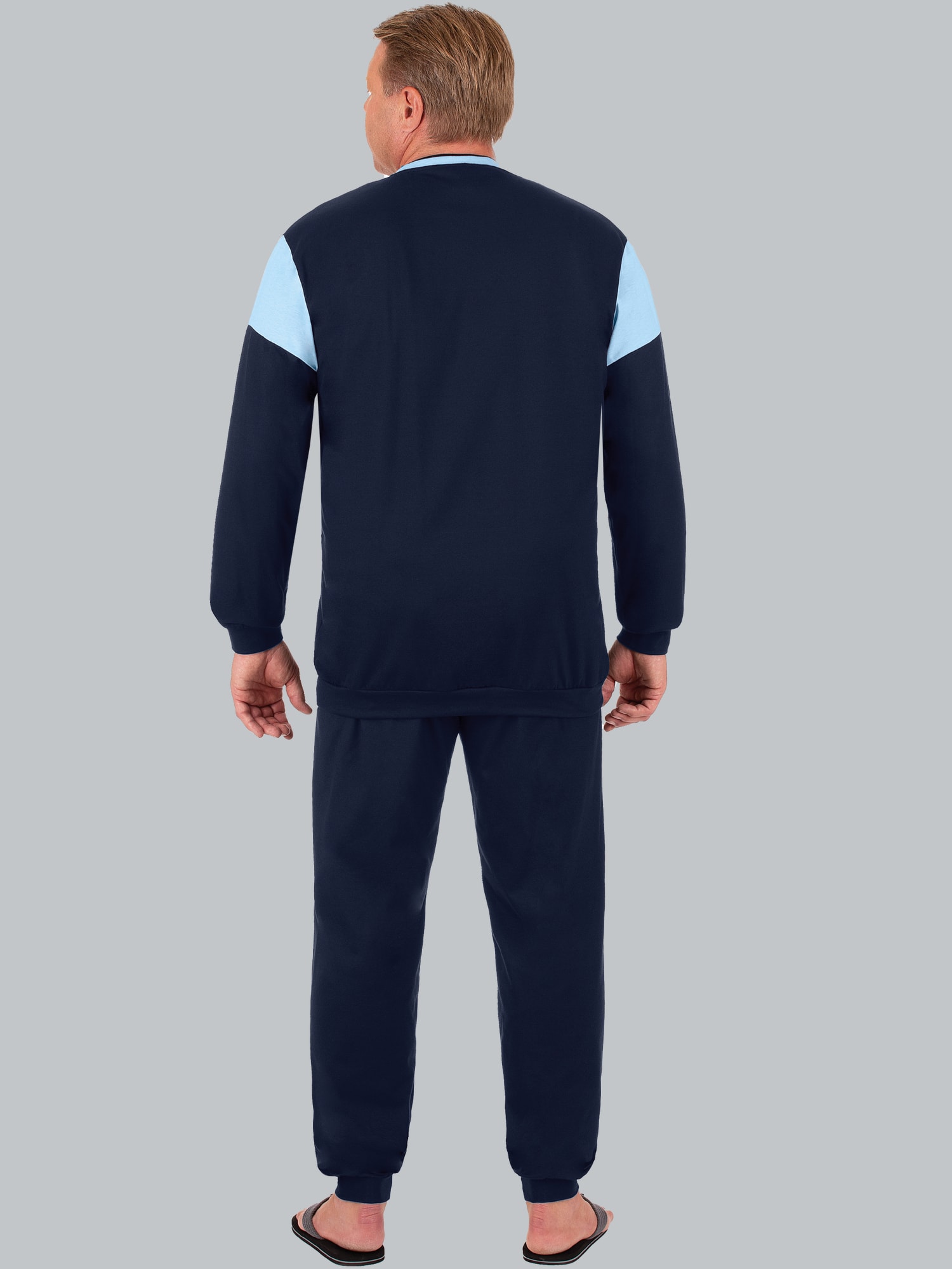 Schlafanzug in modischem Design Navy