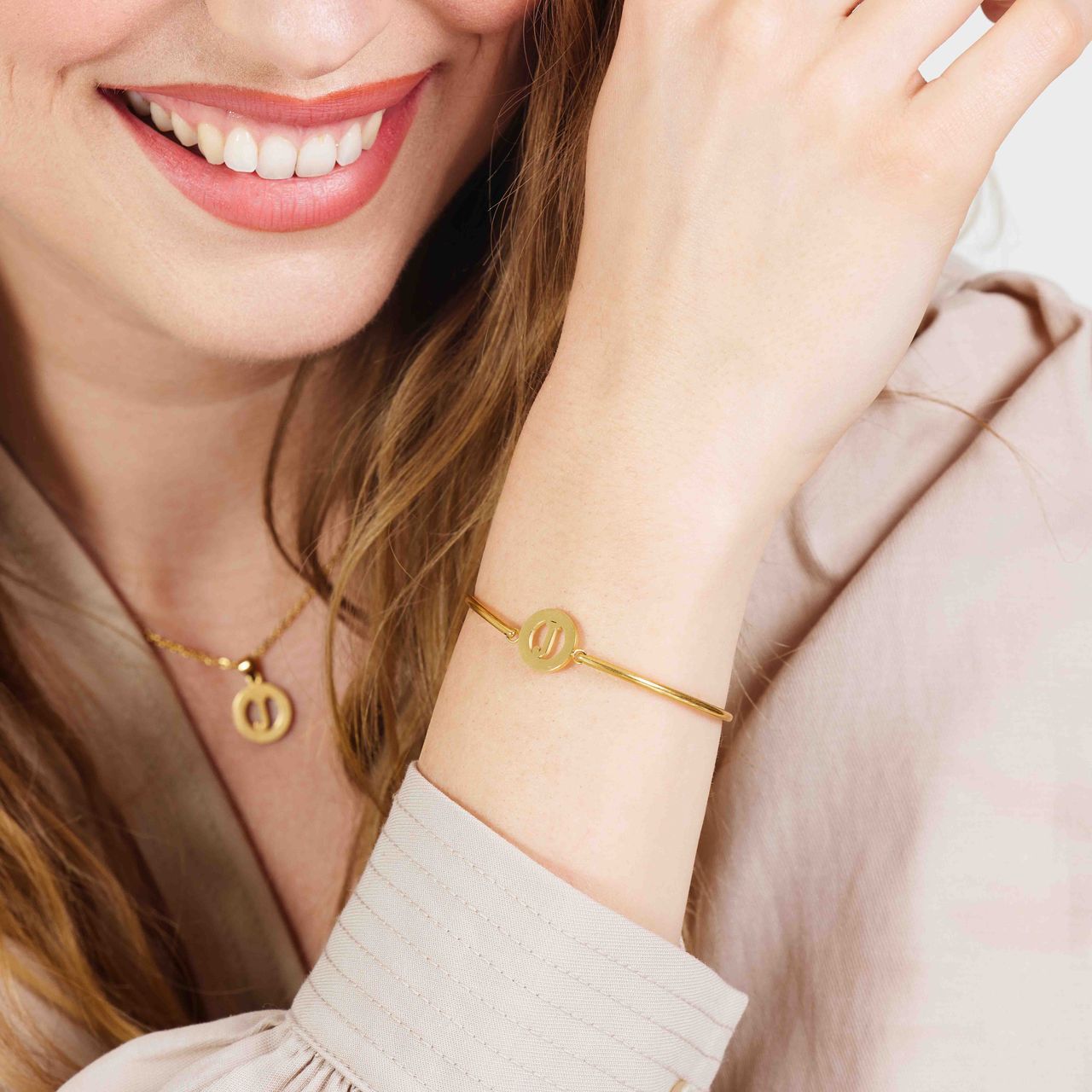 Stalen goldplated armband met letter - J