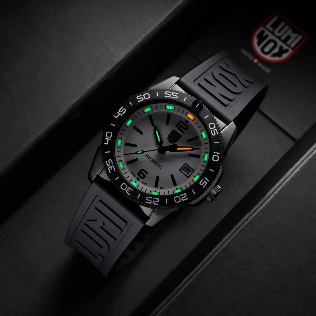 Luminox Pacific Diver 3120 Series 39mm