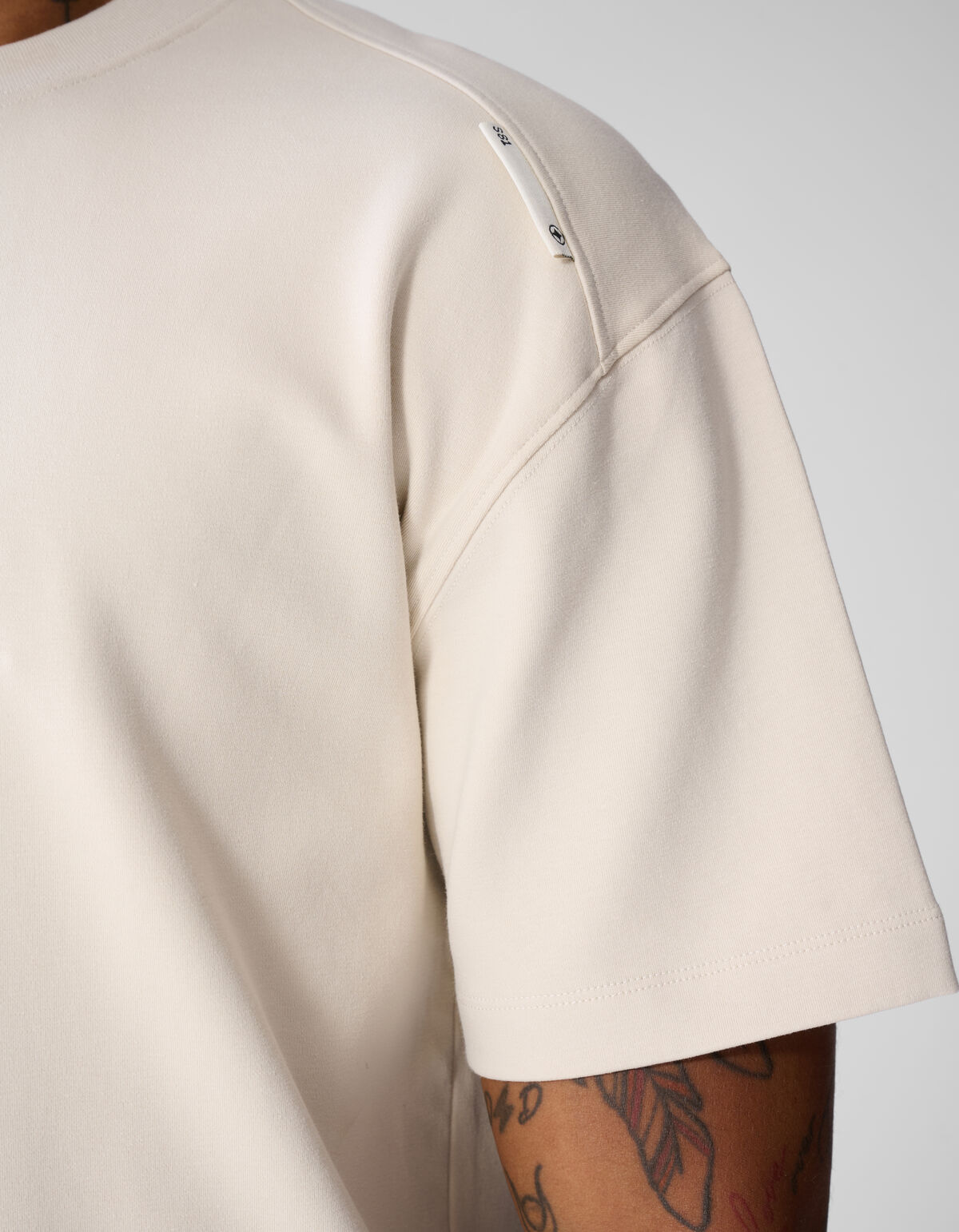 Basis Label T-shirt Zand