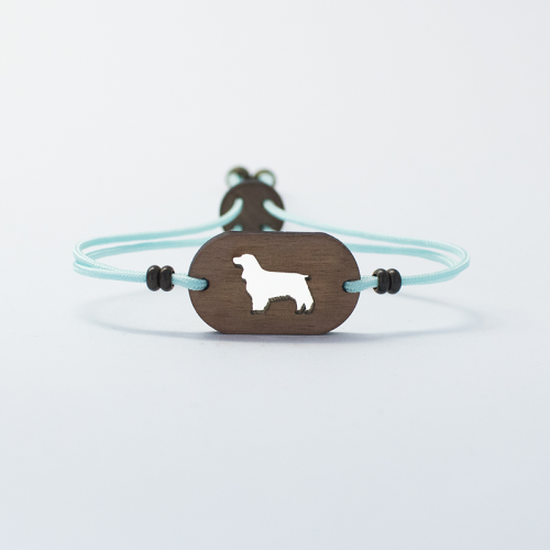 Pulseira de madeira personalizável com galo na cor azul claro.