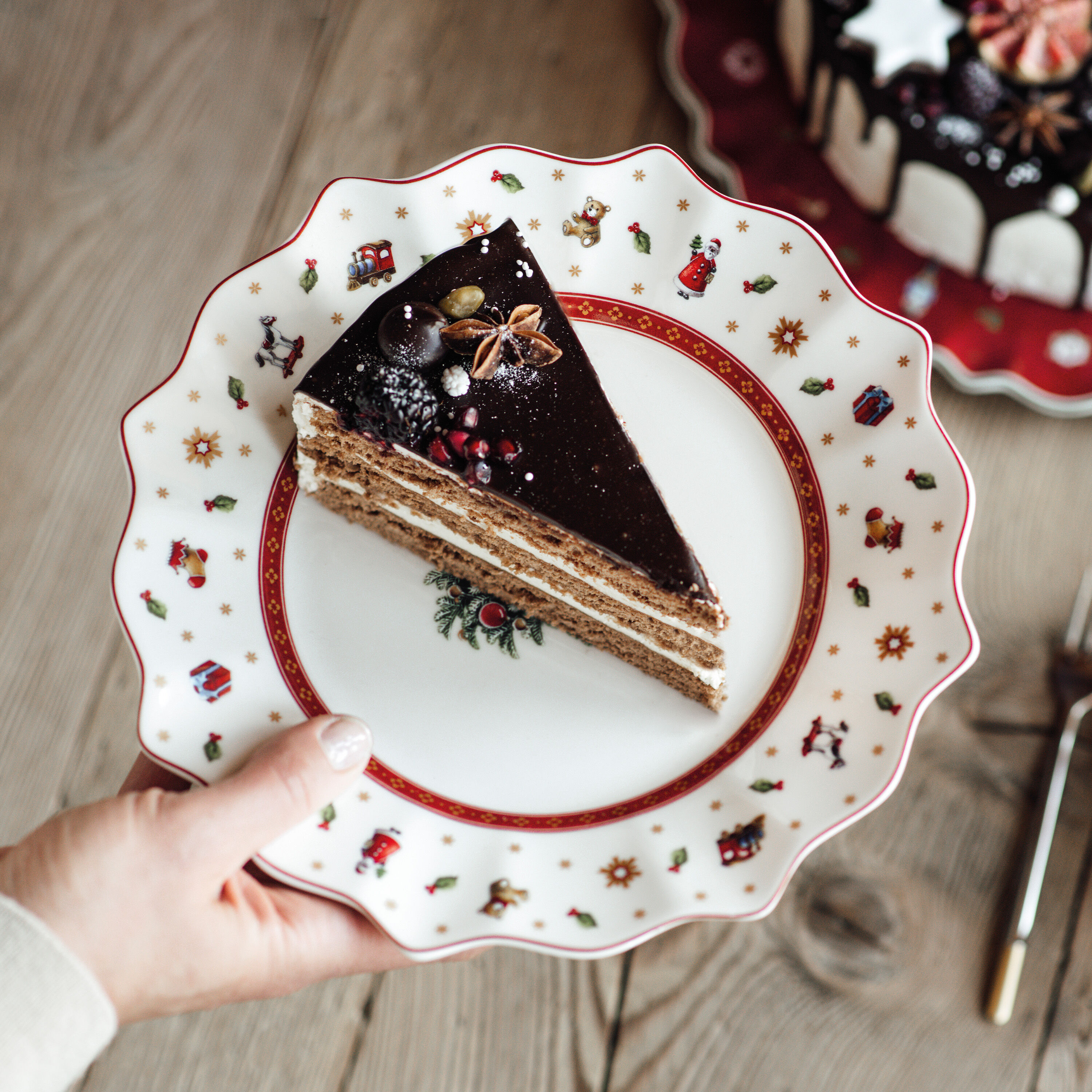 Toy's Delight Appetizer and dessert plate Red, 9.7'', Premium Porcelain