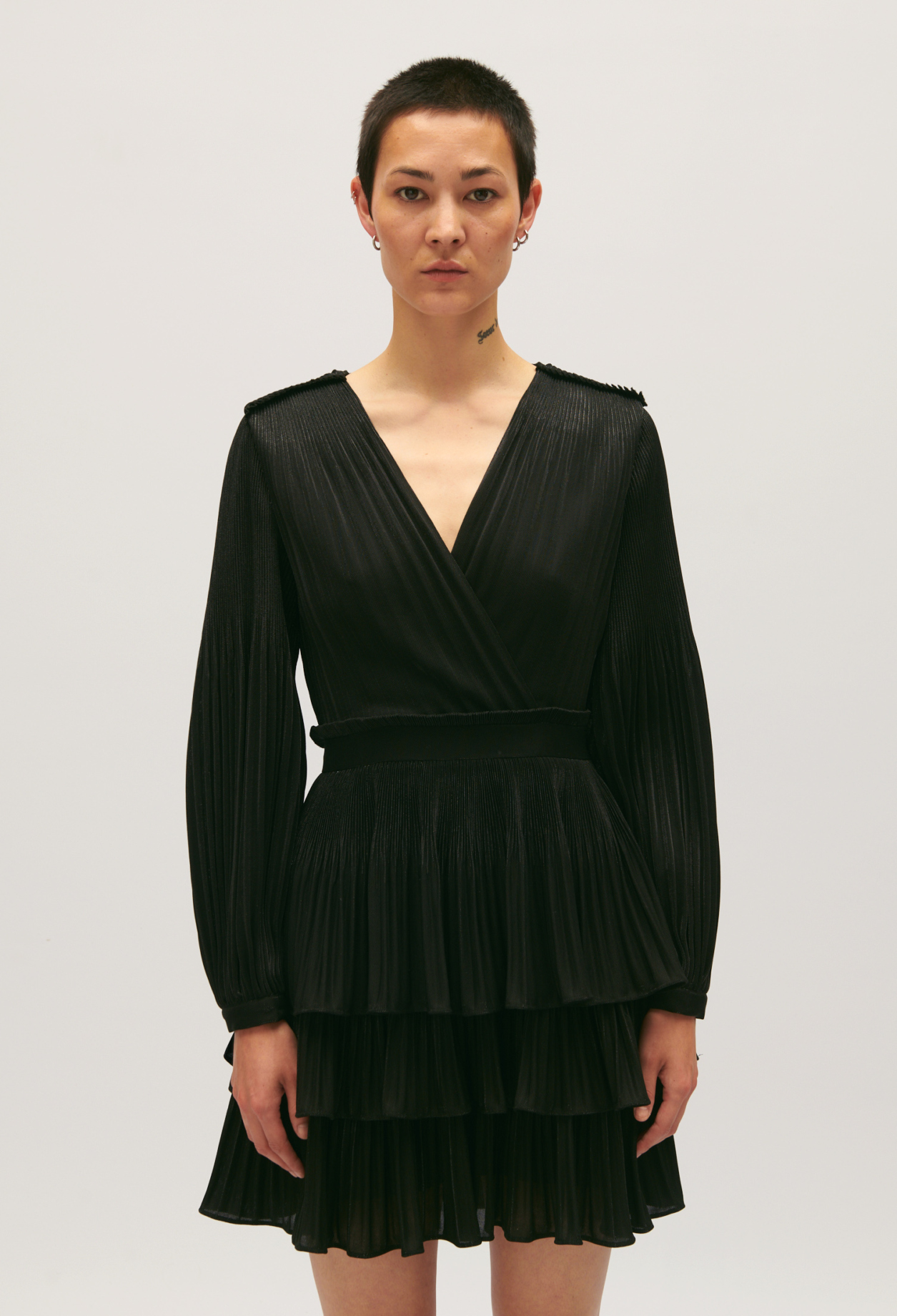 Robe courte plissee noire