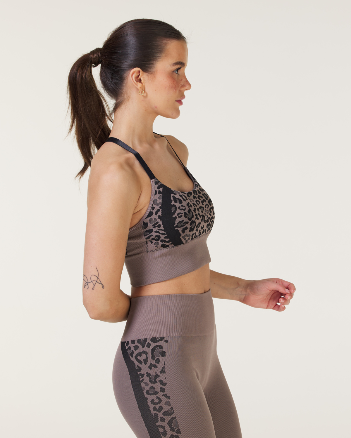 LEVITY Leopard Seamless Cropped LS Brown Iron Leo