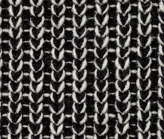 Grobstrickpullover mit Rollkragen