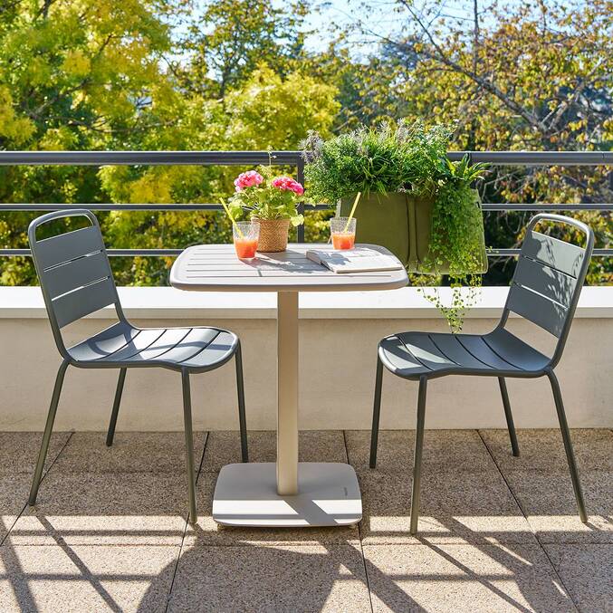 Table de jardin carrée ALEGORIA Argile