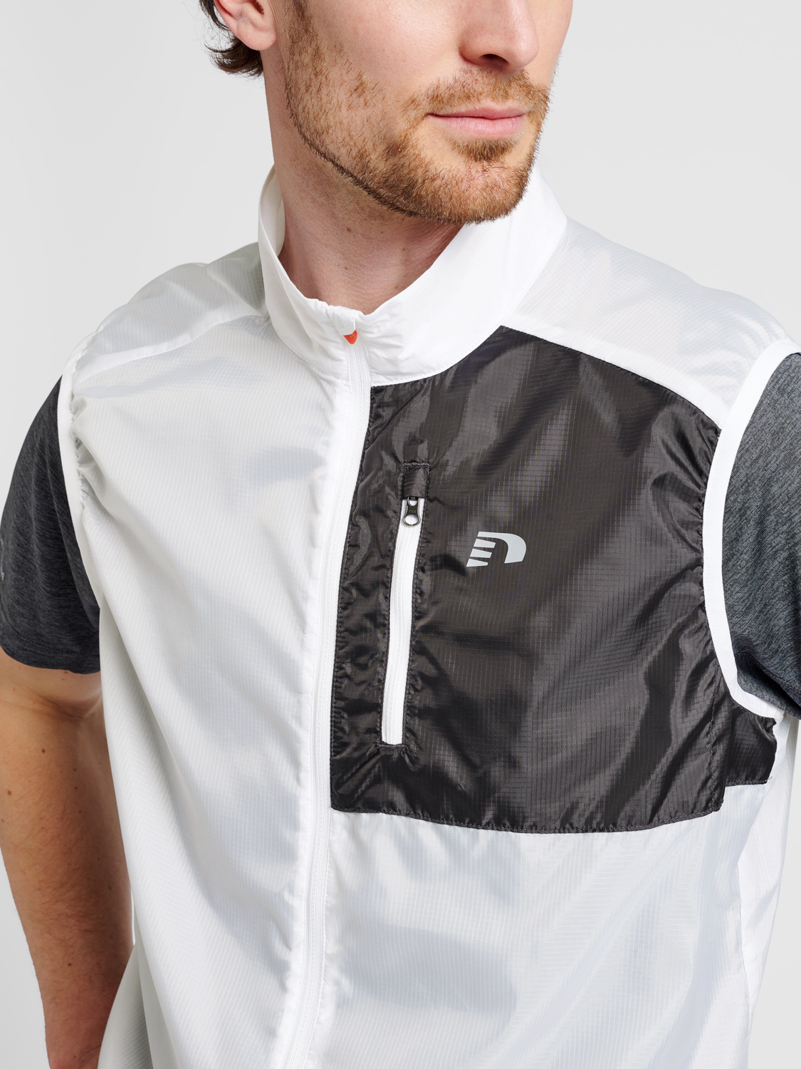 MEN PACKABLE TECH GILET