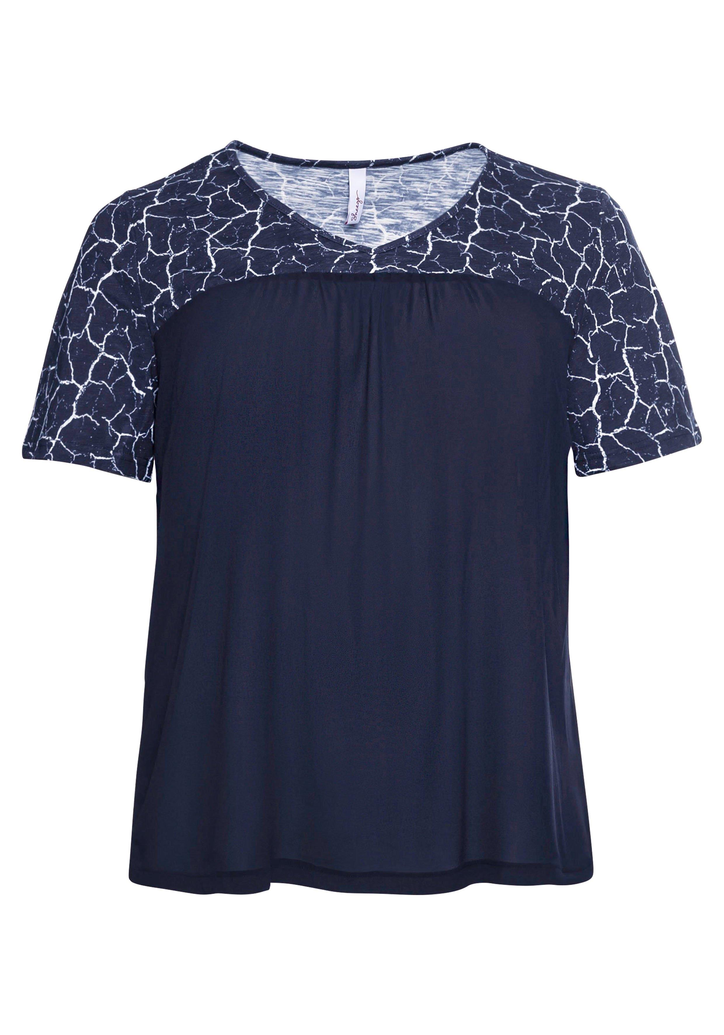 Shirt im Material- und Mustermix, in A-Linie