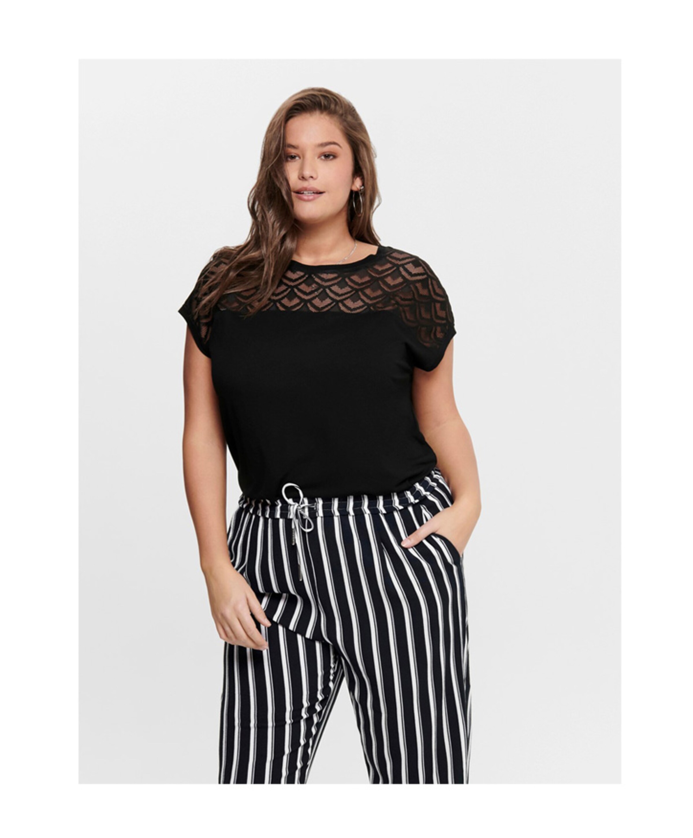 Only Carmakoma Dames T-shirt zwart