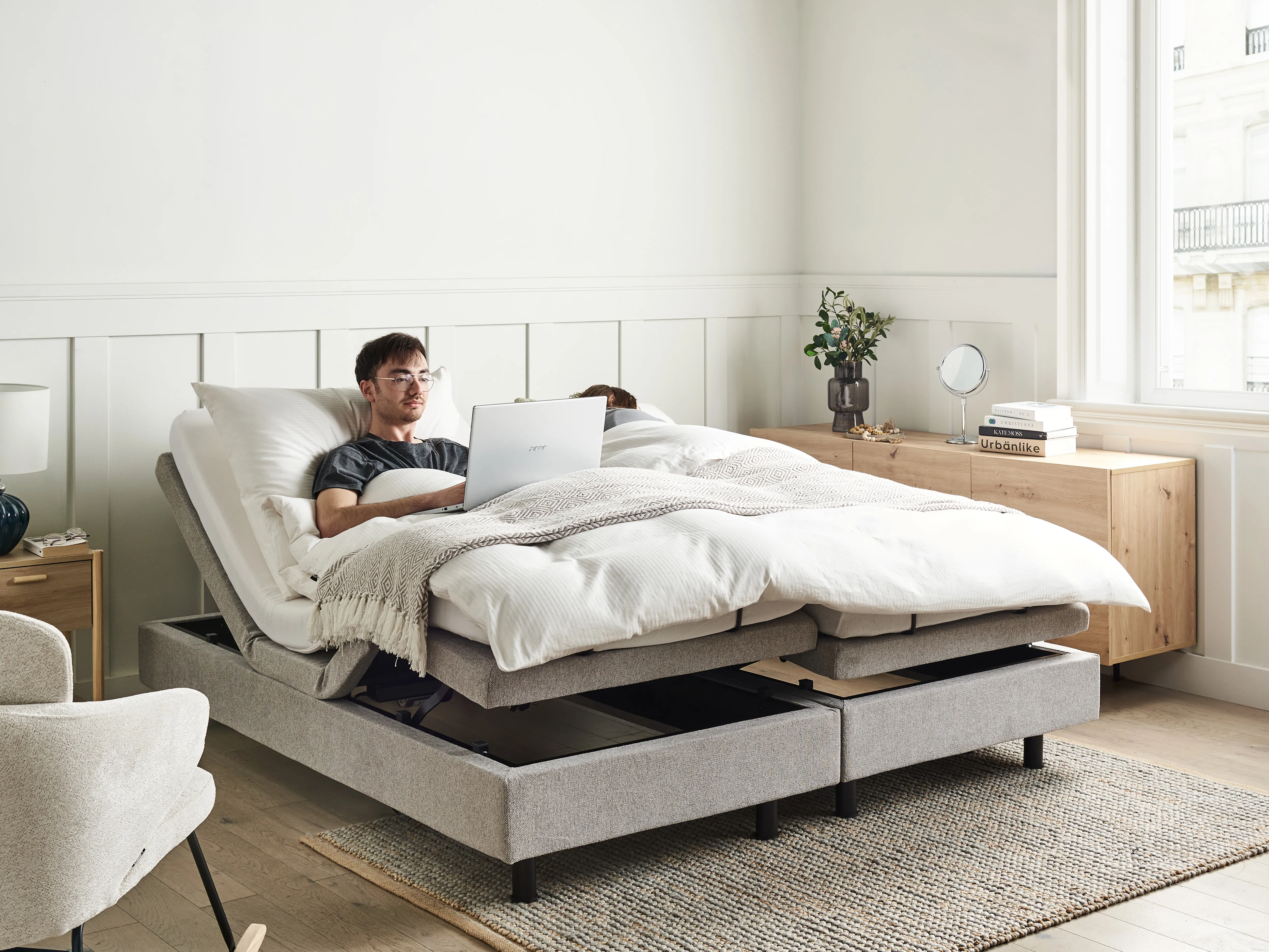 Verstelbaar bed zonder hoofdbord Stof DUKE 180 x 200 cm Lichtgrijs