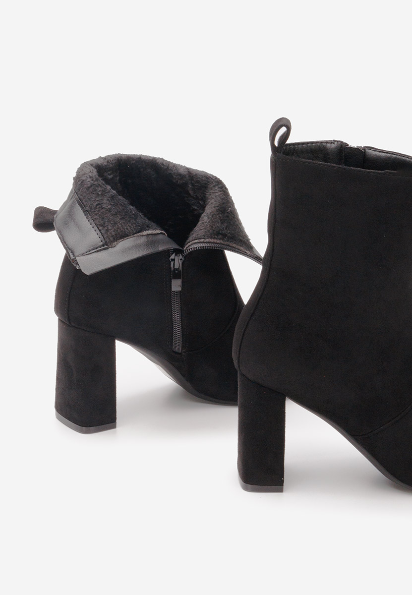 Bottines à gros talon noires Izarra