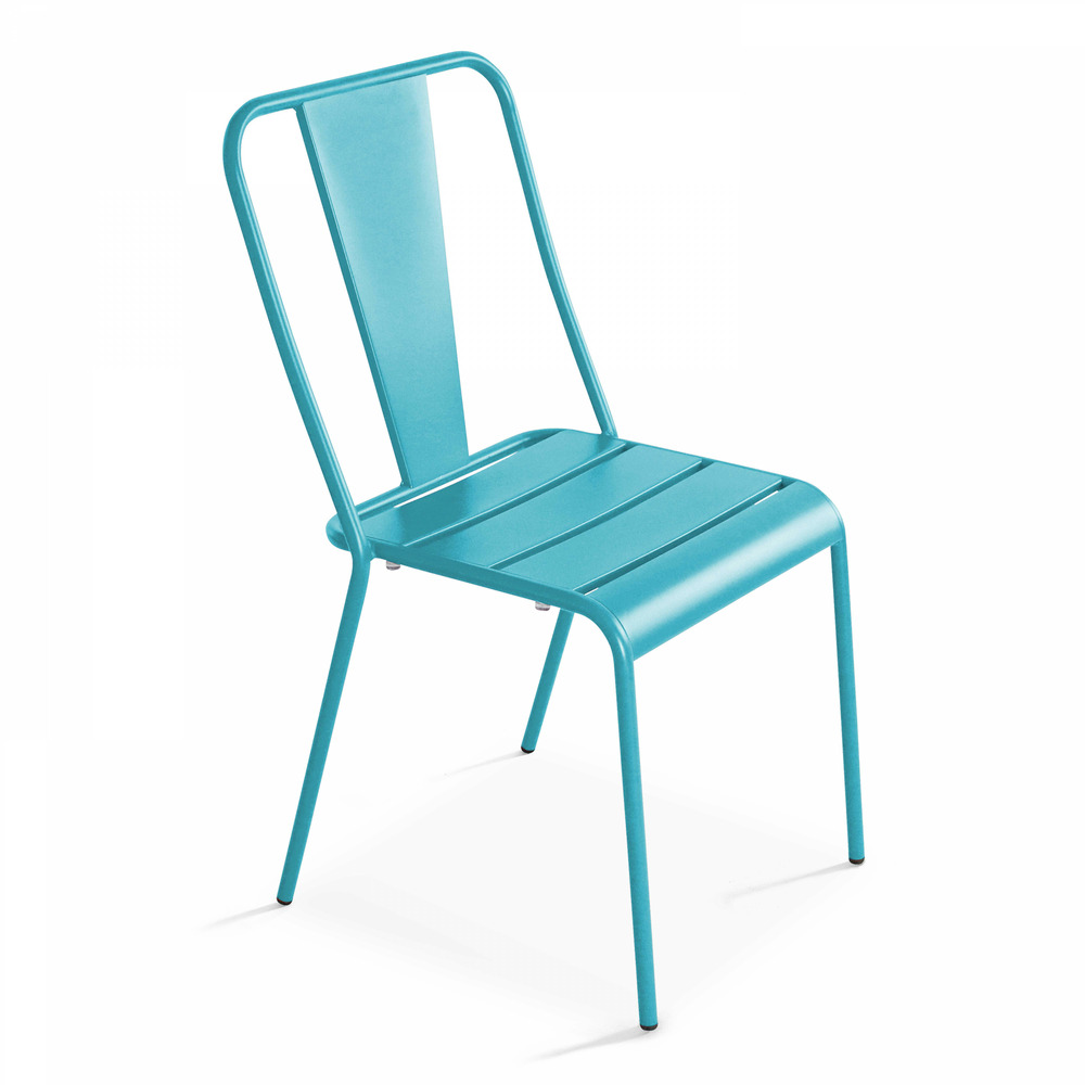 Chaise en métal bleu