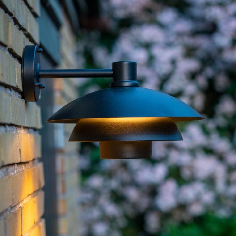 VEGGLAMPE DYBERG LARSEN MORPH 30CM SVART