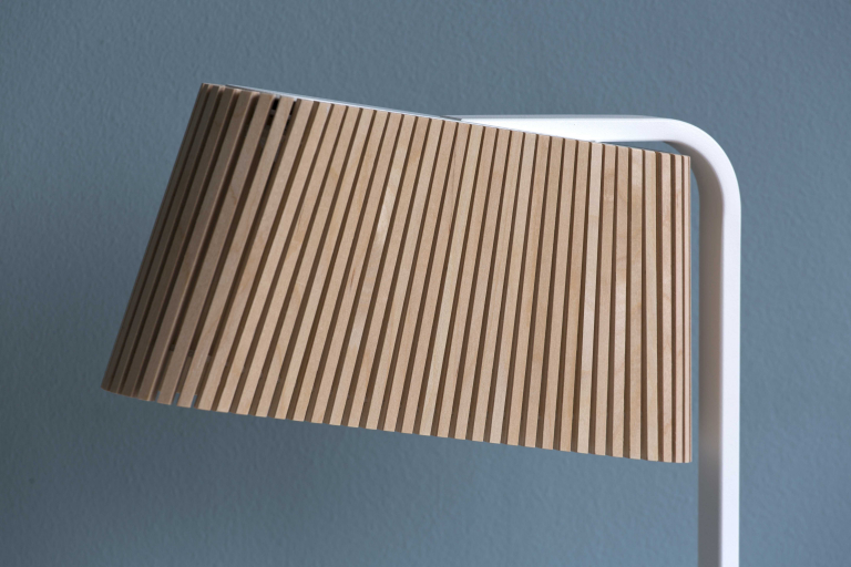 Secto Design Owalo 7020 tafellamp LED walnoot