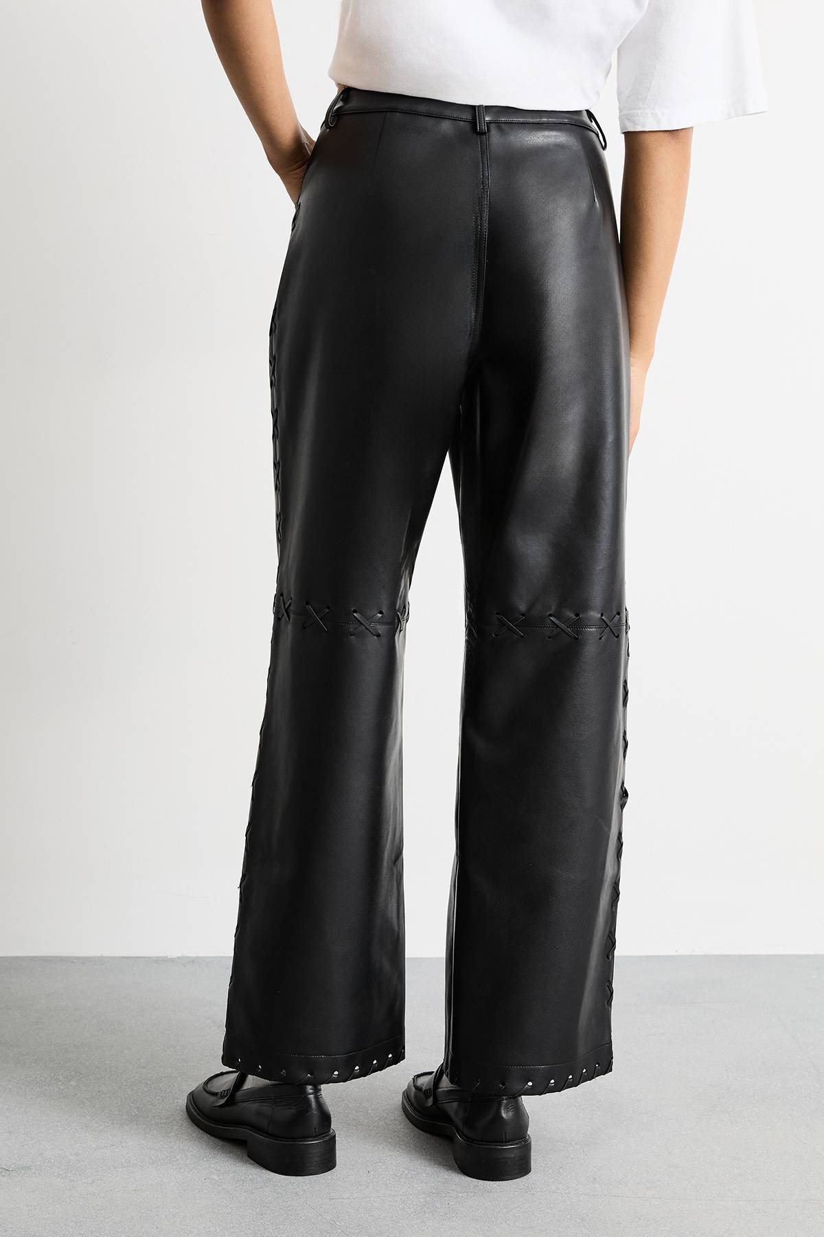 Warehouse Pantalon Droit en synthétique avec Détail Surpiqué