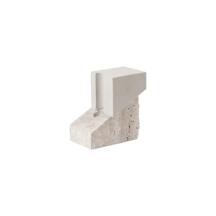 Kristina Dam Studio - Offset Kerzenhalter, H 12 cm, hellgrau
